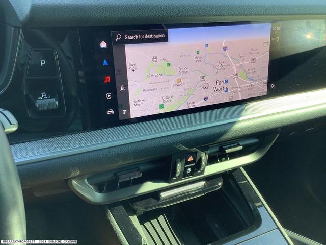 Photo of 2024 Carrara White Metallic Porsche Cayenne