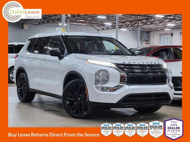 Photo of 2022 White Mitsubishi Outlander