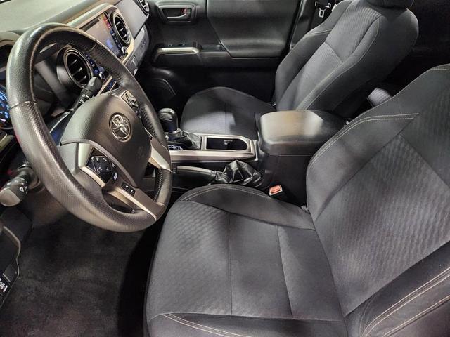 Photo of 2021 Super White Toyota Tacoma
