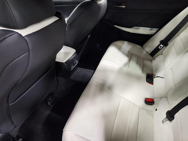 Photo of 2022 Silver Lexus IS 350