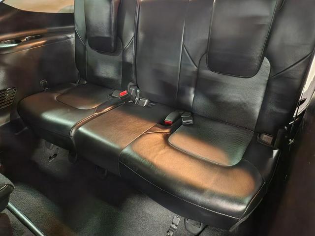 Photo of 2016 Black INFINITI QX80