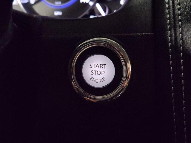 Photo of 2016 Black INFINITI QX80
