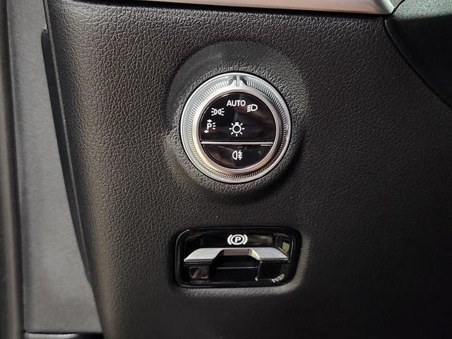 Photo of 2024 Black Mercedes-Benz C-Class