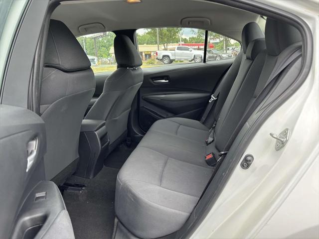 Photo of 2021 Super White Toyota Corolla