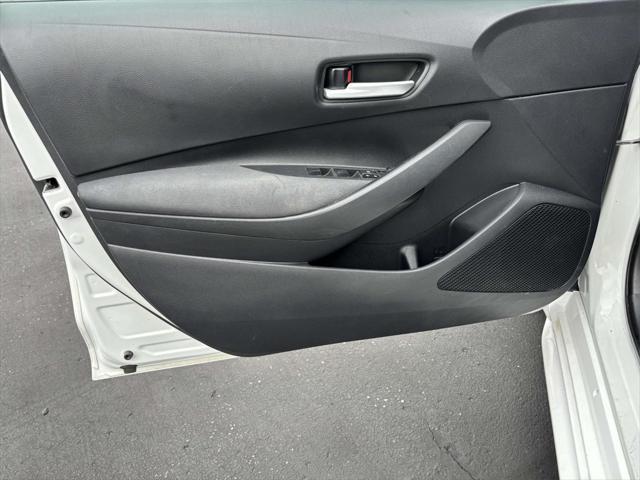 Photo of 2021 Super White Toyota Corolla