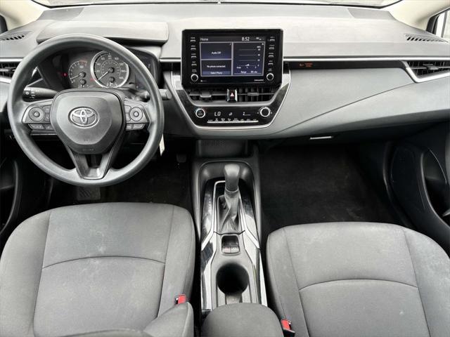 Photo of 2021 Super White Toyota Corolla