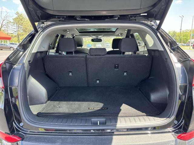 Photo of 2018 Black Noir Pearl Hyundai TUCSON