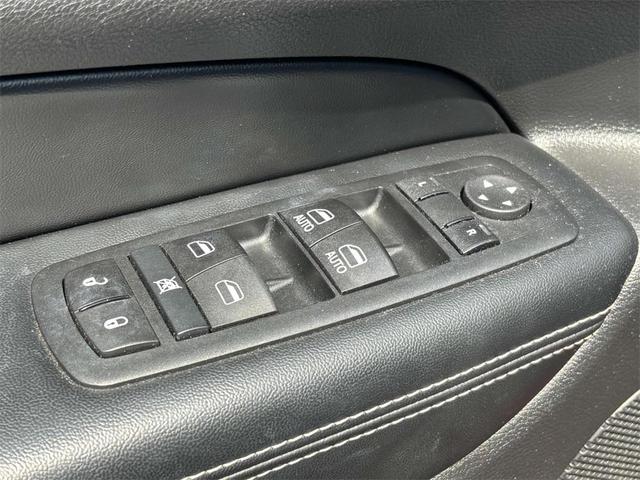 Photo of 2017 Velvet Red Pearlcoat Jeep Grand Cherokee