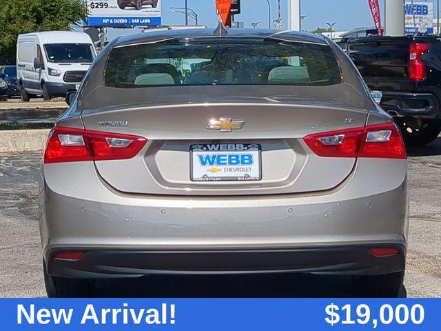 Photo of 2024 Mineral Gray Metallic Chevrolet Malibu