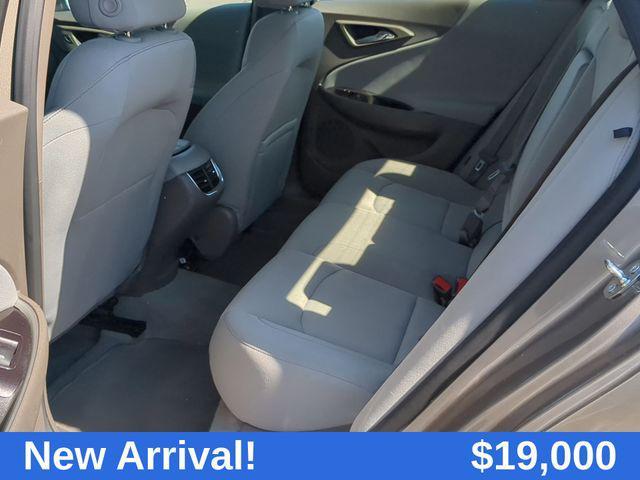 Photo of 2024 Mineral Gray Metallic Chevrolet Malibu