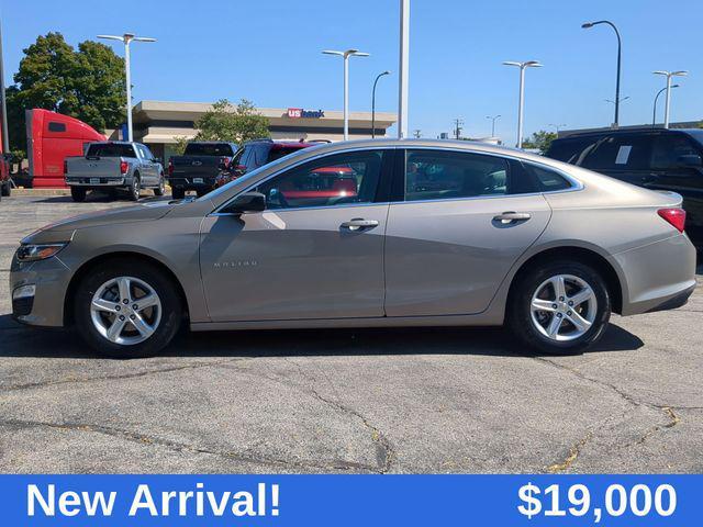 Photo of 2024 Mineral Gray Metallic Chevrolet Malibu