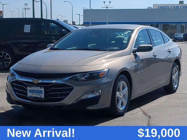 Photo of 2024 Mineral Gray Metallic Chevrolet Malibu