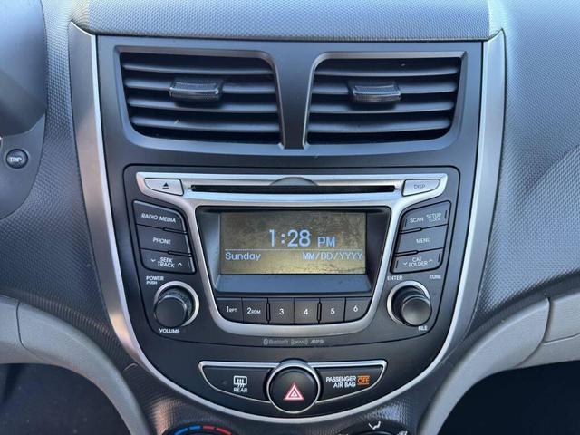 Photo of 2017 RED Hyundai Accent