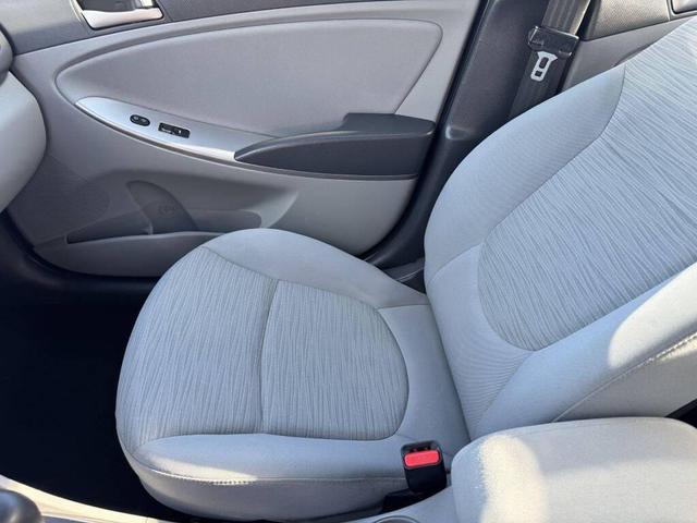 Photo of 2017 RED Hyundai Accent