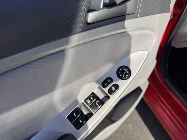Photo of 2017 RED Hyundai Accent