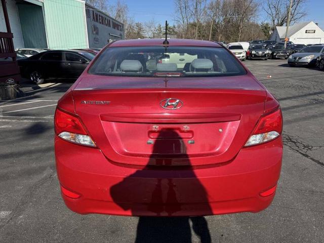 Photo of 2017 RED Hyundai Accent