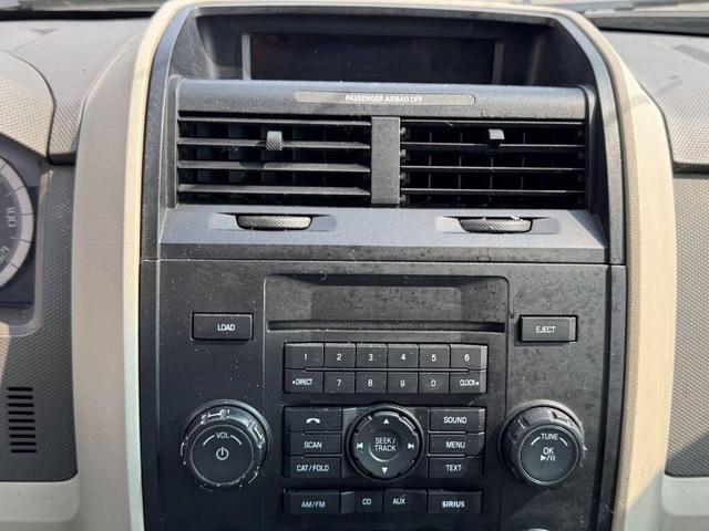 Photo of 2009 WHITE Ford Escape