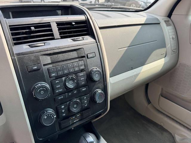 Photo of 2009 WHITE Ford Escape