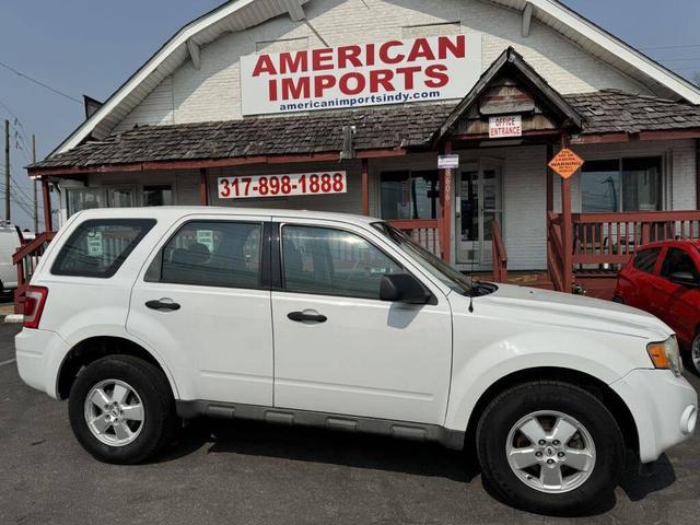 Photo of 2009 WHITE Ford Escape