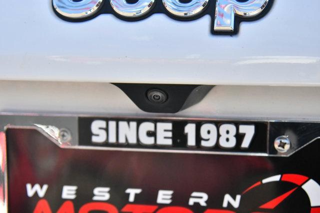 Photo of 2023 Bright White Clearcoat Jeep Compass
