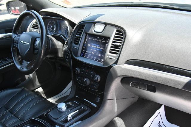 Photo of 2021 Silver Mist Clearcoat Chrysler 300
