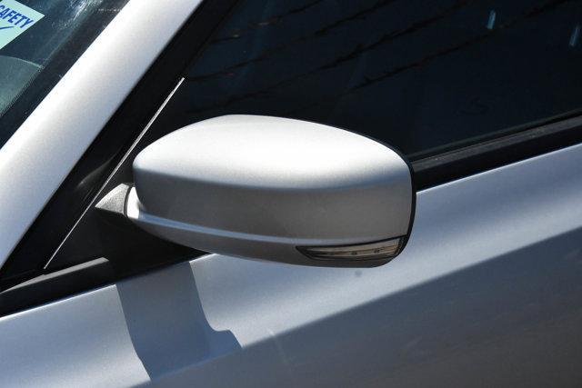 Photo of 2021 Silver Mist Clearcoat Chrysler 300