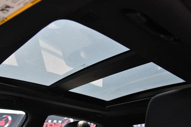 Photo of 2021 Silver Mist Clearcoat Chrysler 300