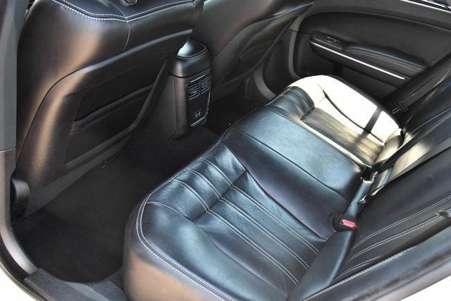 Photo of 2021 Silver Mist Clearcoat Chrysler 300
