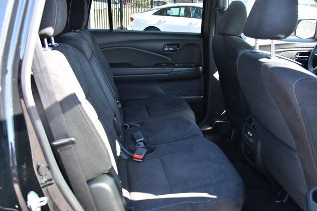 Photo of 2022 Black Honda Pilot