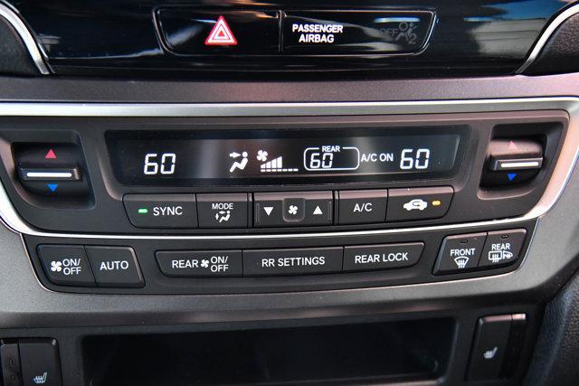 Photo of 2022 Black Honda Pilot