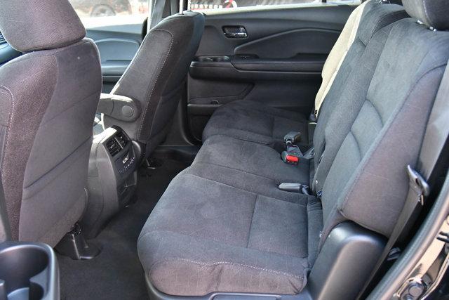 Photo of 2022 Black Honda Pilot