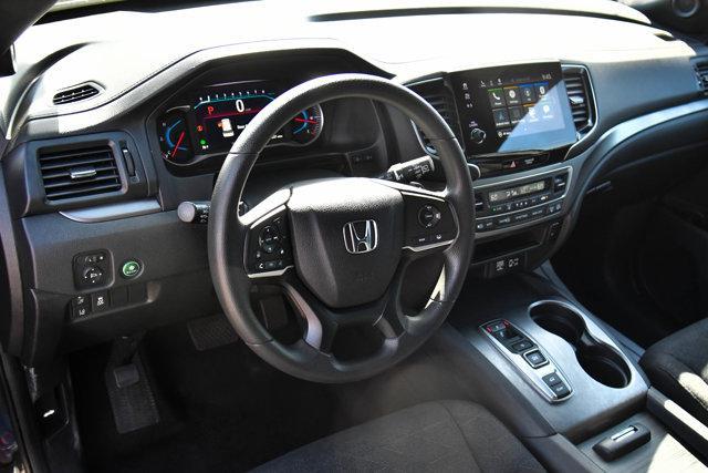 Photo of 2022 Black Honda Pilot