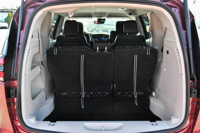 Photo of 2023 Velvet Red Pearlcoat Chrysler Pacifica