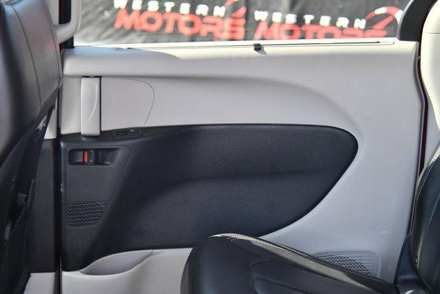 Photo of 2023 Velvet Red Pearlcoat Chrysler Pacifica