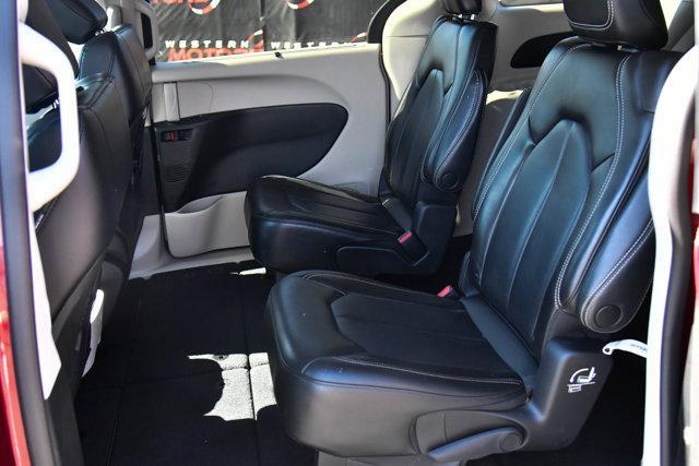 Photo of 2023 Velvet Red Pearlcoat Chrysler Pacifica