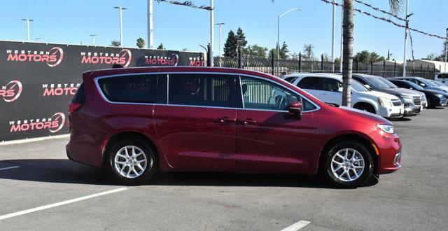 Photo of 2023 Velvet Red Pearlcoat Chrysler Pacifica
