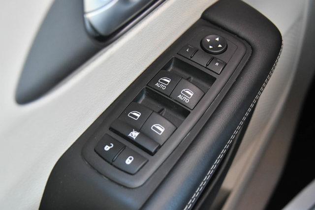 Photo of 2023 Velvet Red Pearlcoat Chrysler Pacifica