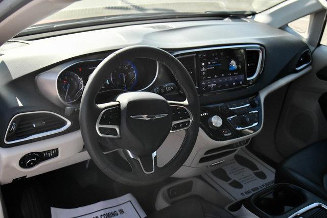 Photo of 2023 Velvet Red Pearlcoat Chrysler Pacifica