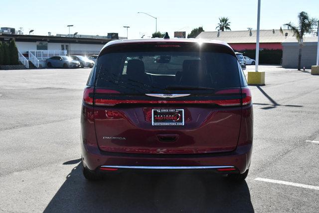 Photo of 2023 Velvet Red Pearlcoat Chrysler Pacifica