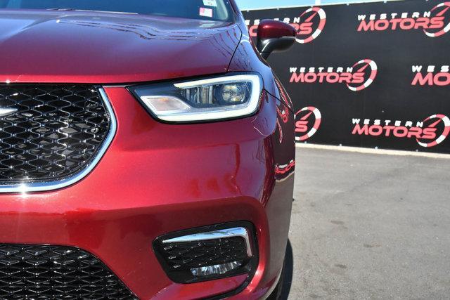 Photo of 2023 Velvet Red Pearlcoat Chrysler Pacifica