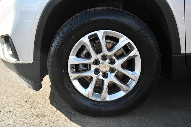 Photo of 2020 Silver Ice Metallic Chevrolet Traverse