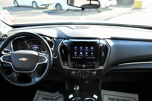 Photo of 2020 Silver Ice Metallic Chevrolet Traverse
