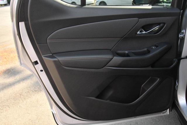 Photo of 2020 Silver Ice Metallic Chevrolet Traverse
