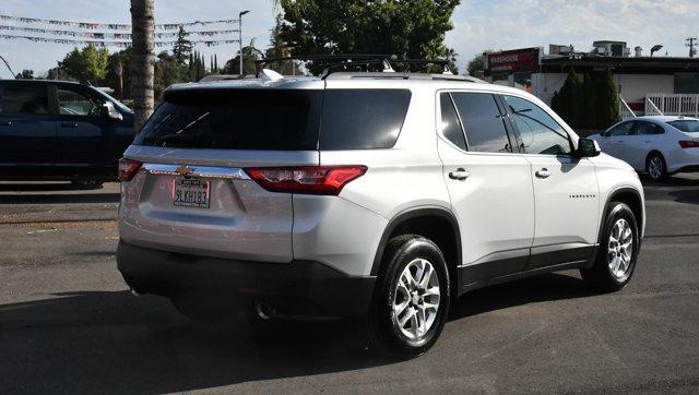 Photo of 2020 Silver Ice Metallic Chevrolet Traverse
