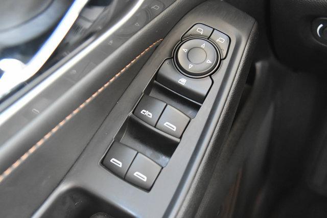 Photo of 2020 Silver Ice Metallic Chevrolet Traverse
