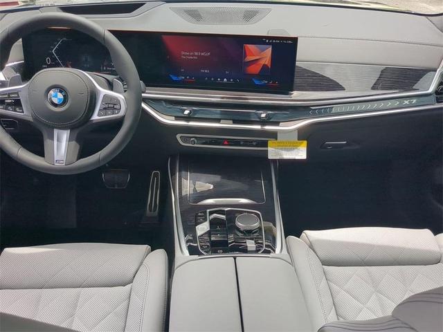 Photo of 2026 Tanzanite Blue II Metallic BMW X7