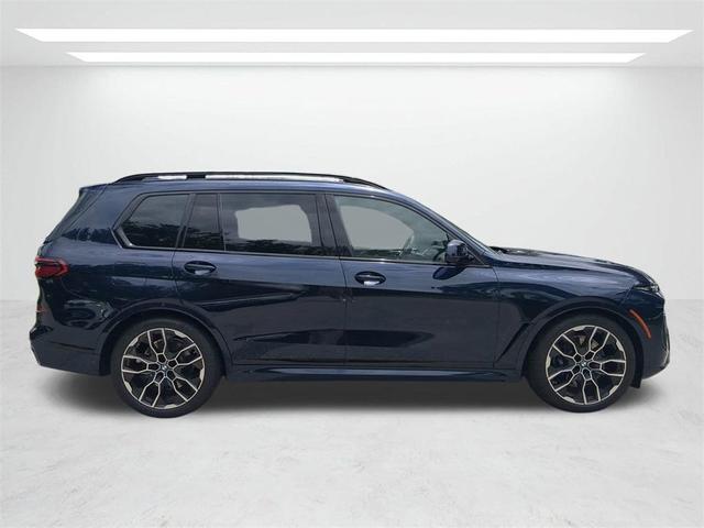 Photo of 2026 Tanzanite Blue II Metallic BMW X7