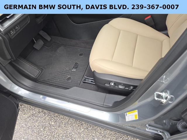 Photo of 2024 Silver Metallic Cadillac XT4