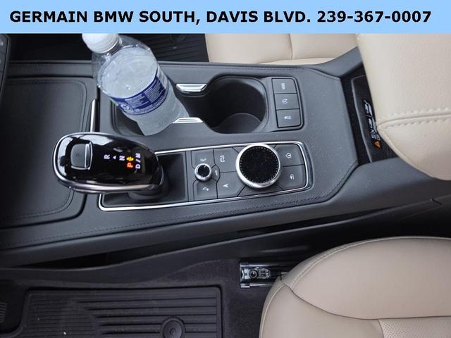 Photo of 2024 Silver Metallic Cadillac XT4