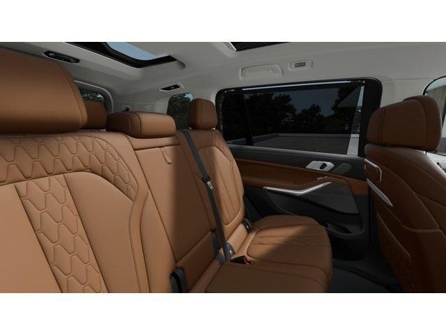 Photo of 2026 Mineral White Metallic BMW X7